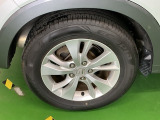 純正アルミホイールです。足元が引き立つので、車全体のイメージがアップしますよ!