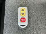 【ウェルカムターンシートリフト】リモコンで簡単操作!ゆっくりと駆動するため、お乗りになられる方も安心です♪