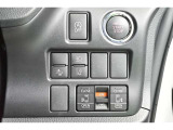両側パワースライドドア付きだから、狭い駐車スペースなどでの 乗り降りラクラク!小さなお子さまのいるご家庭には嬉しい装備。