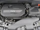 安心のBMW認定中古車は100項目の箇所を徹底的にチェック致します。機械的な箇所や電気系、コンピューターなどをご納車前に点検し、交換基準に達した部品は全て新品に修理返品した後にご納車致します。