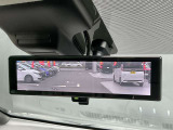 【インテリジェントルームミラー】 車両後方のカメラ映像がミラーに映るので、乗員や荷物が多くても安心♪夜間や悪天候の日でもクリアな映像で視界良好です◎