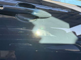 運転席ドアには薄い線傷が複数あります。