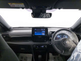 落ち着いたカラーの内装で、ゆったりと運転したい方に。