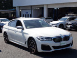 BMW在庫保有台数常時100台以上!ご来店の際はBMW本店(厚木市下荻野140-1)にご来店ください!弊社自慢の全天候型ショールーム!BMW在庫保有台数常時100台以上ございます!