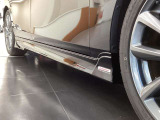 AutoExe製のサイドスカートが装着されております。車の外観をスポーティーに彩ってくれます。