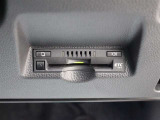 ETC車載器は、ビルトインタイプですっきり収納され、見た目も使い勝手も満足のアイテムです。