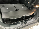 【デッキボード】脚を立てれば2段積みモードに。取り外してテーブルとしても使用可能。キャンプ時などに便利です♪