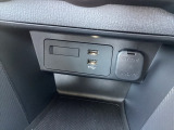 Apple Carplay・Android Auto対応!マツダ コネクト(コマンダーコントロール)でスマートフォンを操作して、通話、音楽を聴いたり、マップで目的地を調べることができます。