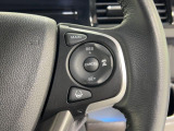 手触りの良い革ハンドルにはホンダセンシングのコントロールスイッチが装備されテおり、ACCもハンドルから手を離さずに操作が出来ます。感覚で操作ができて便利で安全ですね!