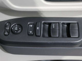 運転席のスイッチ類です。