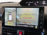 【パノラマモニター】車両周囲を上から見下ろしたような映像を表示。正確なモニタリングが可能になり、駐車時・幅寄せをアシストします!