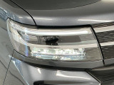 【LEDヘッドライト】現代の主流のライト。明るい光が瞬時に立ち上がり、必要な場所を均一に照らします。寿命も長く省エネで、スタイリッシュなデザインです♪