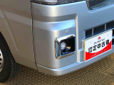 死角になりやすい左右方向の障害物をブザーで知らせてくれるコーナーセンサー搭載