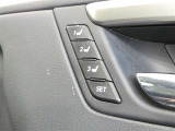 運転席のシートポジションを記憶・再現できるメモリー機能を搭載しています。