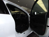 ご納車前には弊社グループの認証工場にて、専門スタッフによる100項目の点検・整備を実施いたしております。