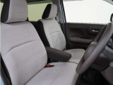 運転席のスペースはゆったりしていて、視界も広く確保されているので普段の運転からロングドライブまで快適です。