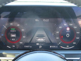 メーター内のカラーデイスプレイには運転をサポートする情報を表示します。