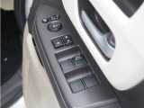 ◆パワーウィンドウスイッチ◆運転席から全席の窓の開閉操作を行うことが出来いつでも換気ができます!