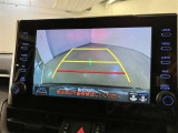 バックギアに入れると、このように後方が映し出されます!駐車の際とても安心!便利!最終確認はご自身の目と耳で必ず行ってください!