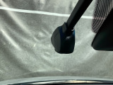 【別途SDカードの購入が必要です。また社外品は保証対象外となります。】運転中の映像・音声などを記録して、交通事故やトラブルが起きた時の正確な状況把握に役立つドライブレコーダーが装着されています。