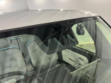 先進技術によってさらに進化した「次世代スマートアシスト」が毎日の運転で感じる不安や緊張を減らし、ヒヤッとするシ-ンを未然に防ぐためにサポ-トします!