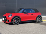 数あるMINI中古車より弊社のお車をご覧頂き、ありがとうございます!弊社はMINI正規販売店であり、整備を整えてからのご納車となりますので安心してお乗り頂けます。もちろん全国にご納車も可能です!