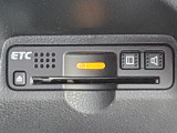 ETC車載器が装備されております。カードを挿入すれば直ぐに使えるようセットアップ(有料)してお渡しします。