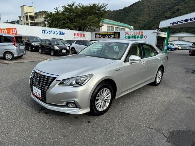 クラウン ハイブリッド 2.5 ロイヤル Four 4WD 