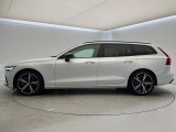 全国のVOLVOからお取り寄せが可能※!遠方の店舗に展示してあるクルマが気になる場合も、最寄りの店舗でご購入ただくことが可能です!是非私たちに要望をお聞かせください!※別途費用