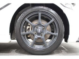 純正の無限アルミホイールが足元を飾ります!タイヤサイズはF165/55R15、R195/45R16になります。
