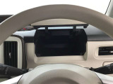 運転席側にも収納スペースを装備