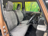運転席シート廻りは使用感も少なく、良好な状態となっています。丁寧に使われていたことがよくわかりますね。