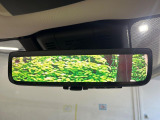 【デジタルインナーミラー】後席の大きな荷物や同乗者で後方が確認しづらい時でも安心!カメラが撮影した車両後方の映像をルームミラー内に表示。クリアな視界で状況の確認が可能です!