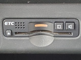 ETC車載器が装備されております。カードを挿入すれば直ぐに使えるようセットアップ(有料)してお渡しします。