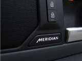 お気に入りの音楽を、車内いっぱいに。MERIDIANサラウンドサウンドシステムが、臨場感のある豊かなサウンドでドライブを彩ります。