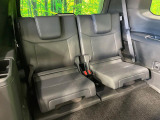 床下収納式のサードシートです。座席部分をコンパクトに収納でき、広大な荷室スペースとしてお使いいただけます!乗車人数や荷物の量など利用シーンに合わせて3列目を有効活用でき、とっても便利♪