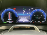 運転に必要な情報を分かりやすく表示するメーターパネルです。視認性に優れ、安全な運転をサポートする機能が充実しています。