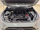トヨタ中古車「まるごとクリーニング」施工済。エンジンルームを専用洗剤で洗浄!高圧&スチーム洗浄も行います。樹脂部分も艶出し剤でピカピカです☆☆