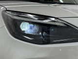 LEDヘッドライトです。デザイン性がよくとても明るいので、夜間の走行や悪天候でも安心です。しかも長寿命!