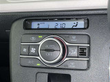 オートエアコンで快適な室内です。