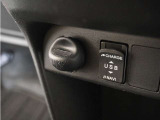 ◆USB接続端子◆スマホやiPodなどを接続して、いつもの音楽を車内でもお楽しみいただけます♪