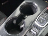 ◆ドリンクホルダー◆手の届きやすい場所にドリンクホルダーがあり、とても便利です。
