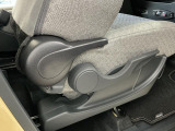 【運転席シートリフター】運転席の座面の高さを調整!視界の良い位置に高さを調整することで、運転の安全性が向上します☆