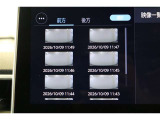 前後ドライブレコーダー搭載。車載カメラの映像を内蔵メモリーに録画。別のカメラを後付けすることなく前後映像を記録できます。録画した映像はディスプレイオーディオの大画面ですぐに再生、確認できます。