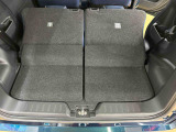 後席を倒せば広々とした荷室に。用途に合わせて使える便利なシートアレンジが可能です。