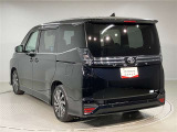 当店ではauも取り扱っております。お車と一緒にau携帯の機種変更も可能です♪また、自動車保険も取り扱っております。車の支払いと自動車保険の支払いをまとめてお支払い可能なプランもあります♪
