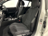 スポーツシートはサポートも良く長時間運転しても疲れません。