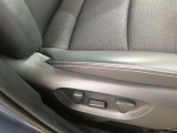 パワーシート搭載。微妙な調整が手軽にでき、最適なポジションで運転することが可能です。