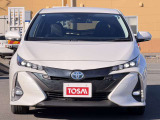 当店は最新鋭の設備を完備した大型工場併設店です☆車検・点検などオーナー様の信頼を得られるよう日々整備士達は努力を欠かしません。ハイブリッドに関する知識や診断機など確りご用意し安心をお届けします☆