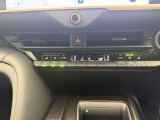 オートエアコンは、気温を設定すれば自動調整。車内をいつでも快適空間にしてくれます♪
